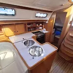 Sleep On A Sailboat In A Unique 公寓 *