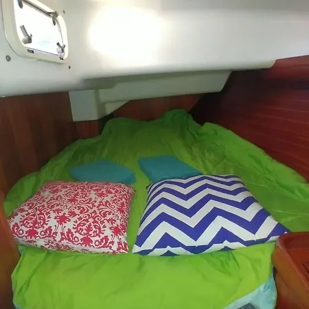 Be Local - Sleep Aboard A Sailing Boat In