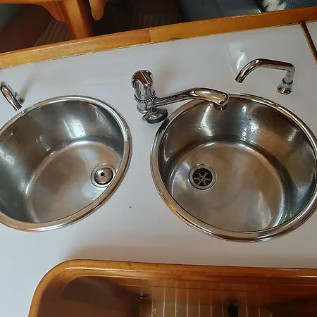 Sleep On A Sailboat In A Unique Апартаменты *