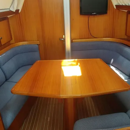 Be Local - Sleep Aboard A Sailing Boat In