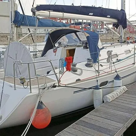 Апартаменти Sleep On A Sailboat In A Unique *