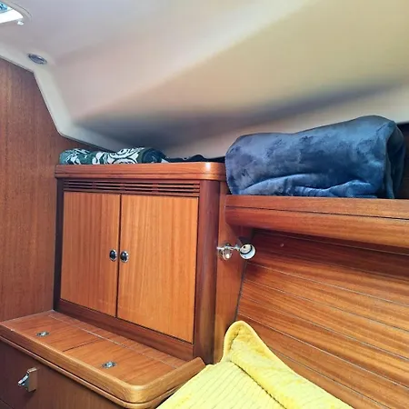 公寓 Sleep On A Sailboat In A Unique Lisboa