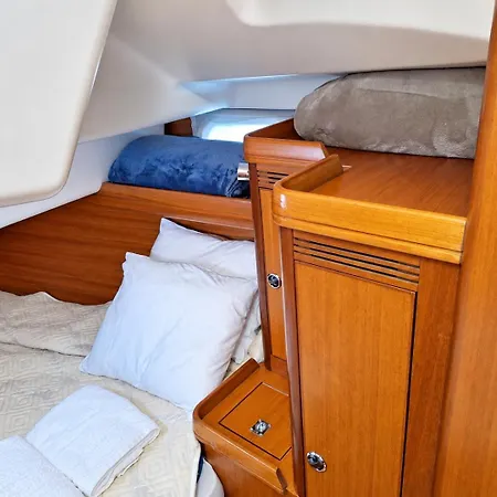 公寓 Sleep On A Sailboat In A Unique Lisboa