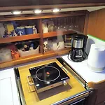 Апартаменты Sleep On A Sailboat In A Unique Лиссабон