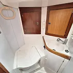 Sleep On A Sailboat In A Unique * Лиссабон