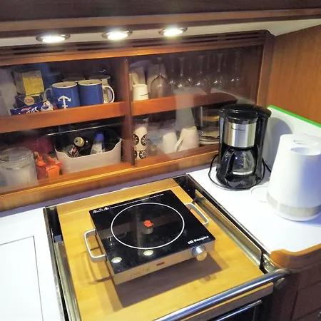 Apartment Sleep On A Sailboat In A Unique *