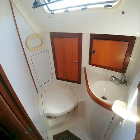 Διαμέρισμα Sleep On A Sailboat In A Unique *